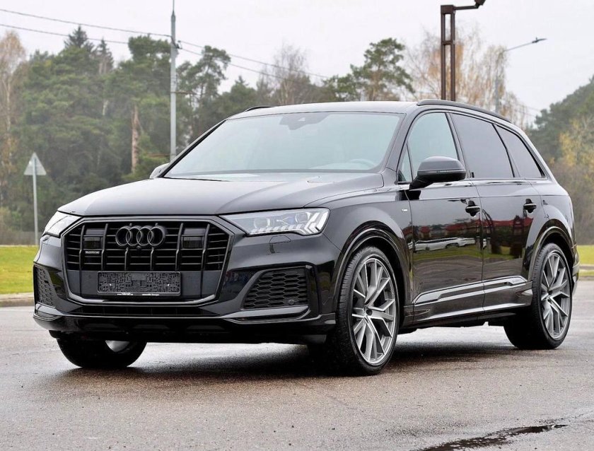 Audi q7 2021 Black