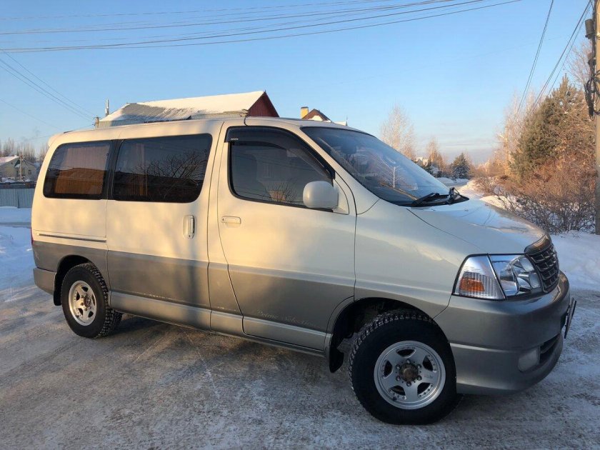 Toyota Grand Hiace