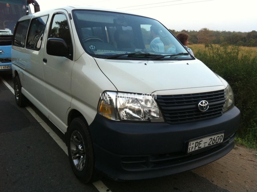 Тойота Grand Hiace