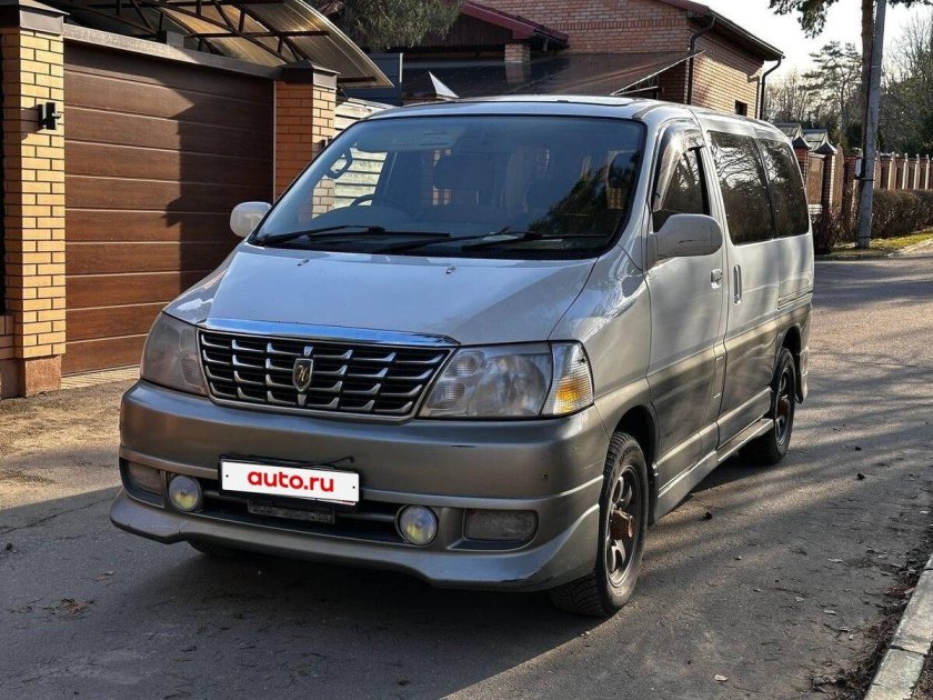 Тойота гранд хайс 2000 год