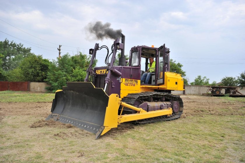 Бульдозер ЧЕТРА т9