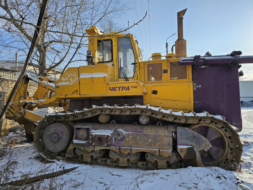 Бульдозер четра болотник