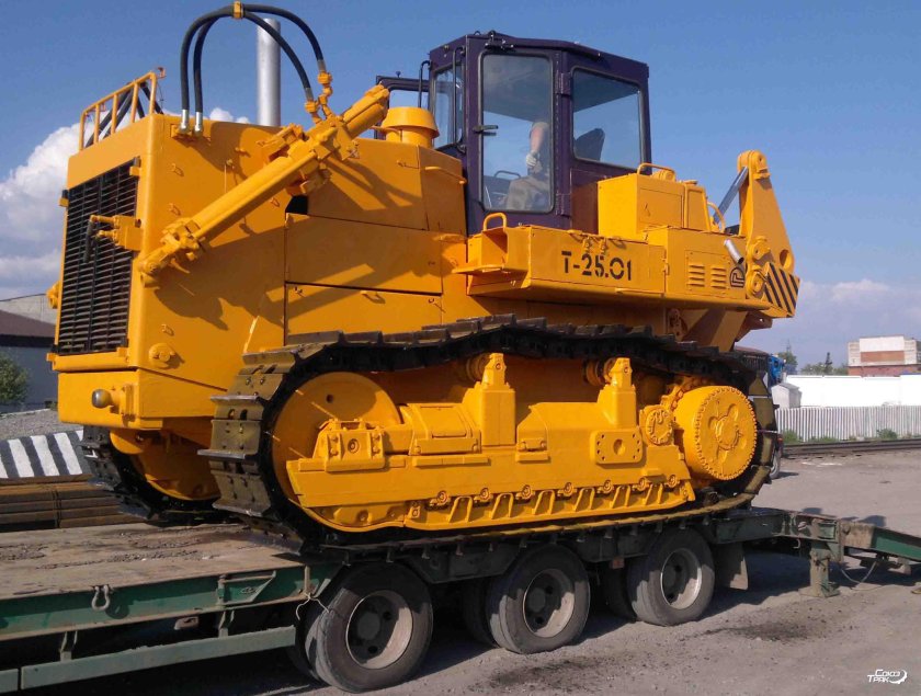 Бульдозер ЧЕТРА Т 25