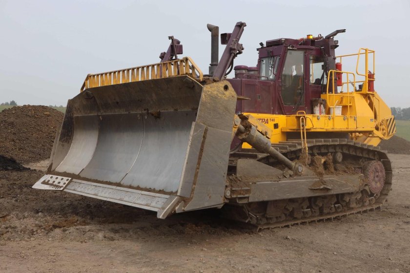 Бульдозер ЧЕТРА т40