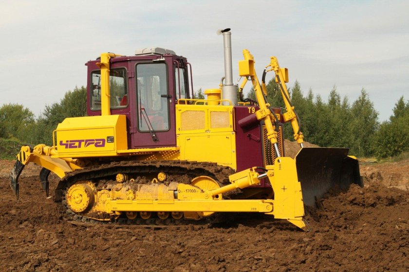 ЧЕТРА болотоход бульдозер