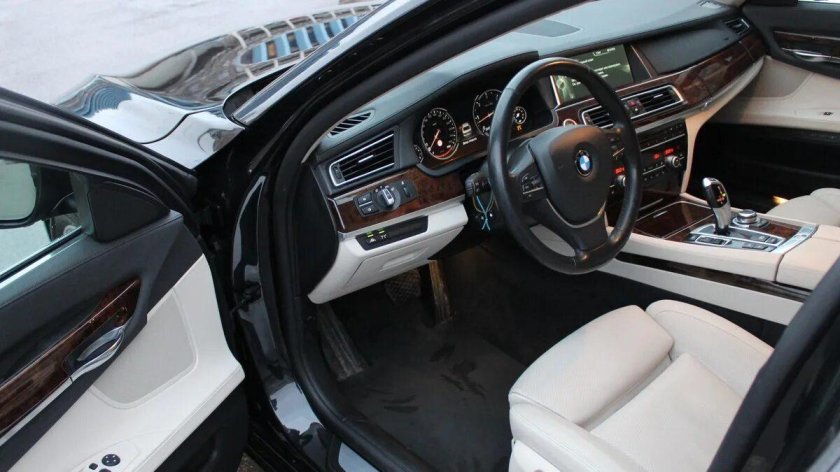 БМВ 730 салон