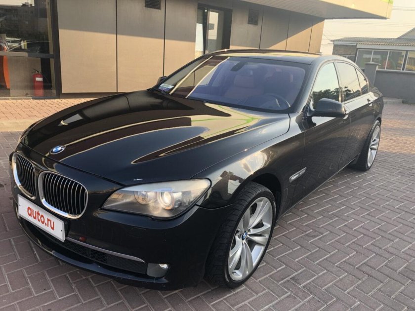BMW 750i f01