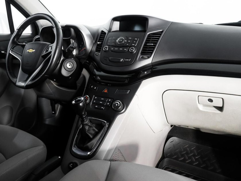 Chevrolet Orlando 2010 — 2018 i