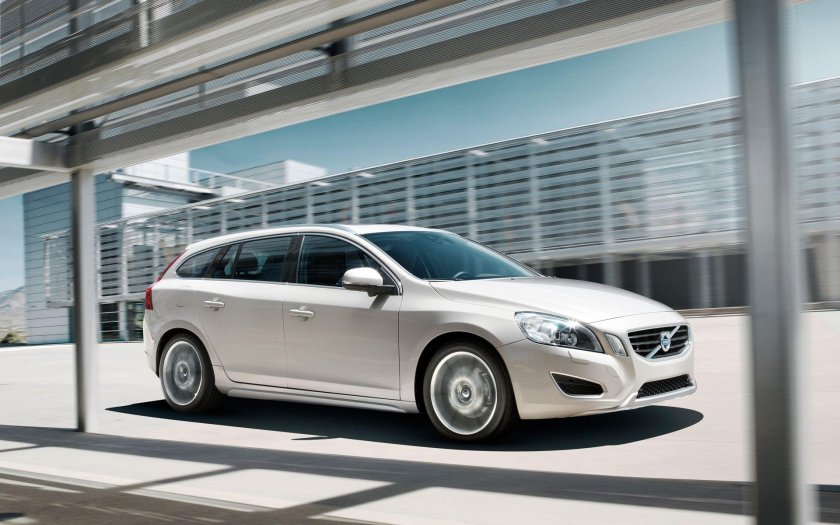 Volvo v60 универсал 2011