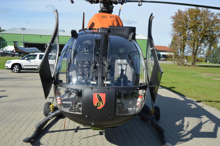 Bo 105 кокпит