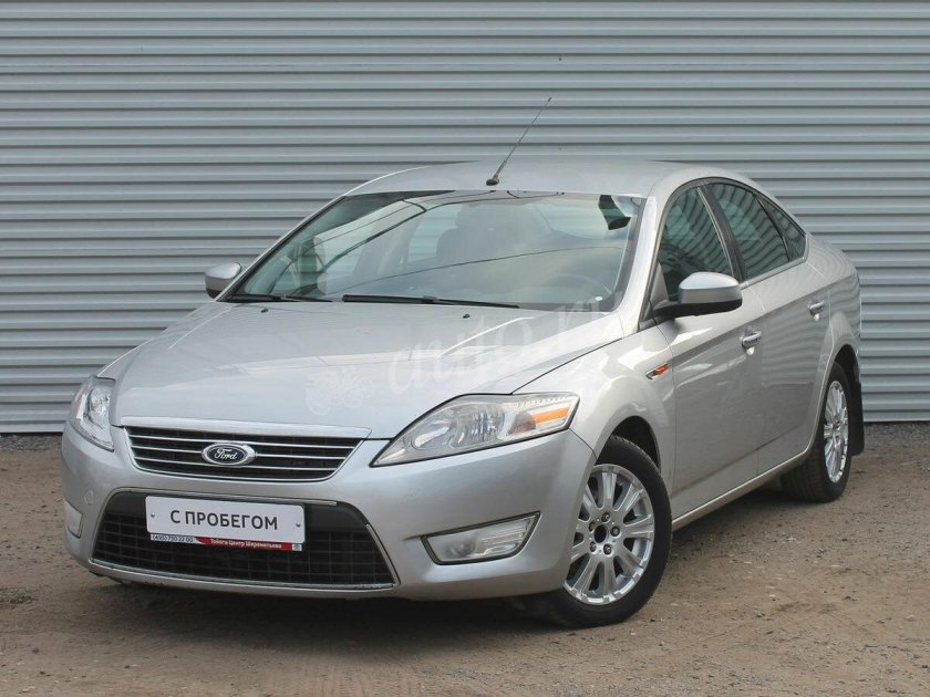 Ford Mondeo 4 серебристая