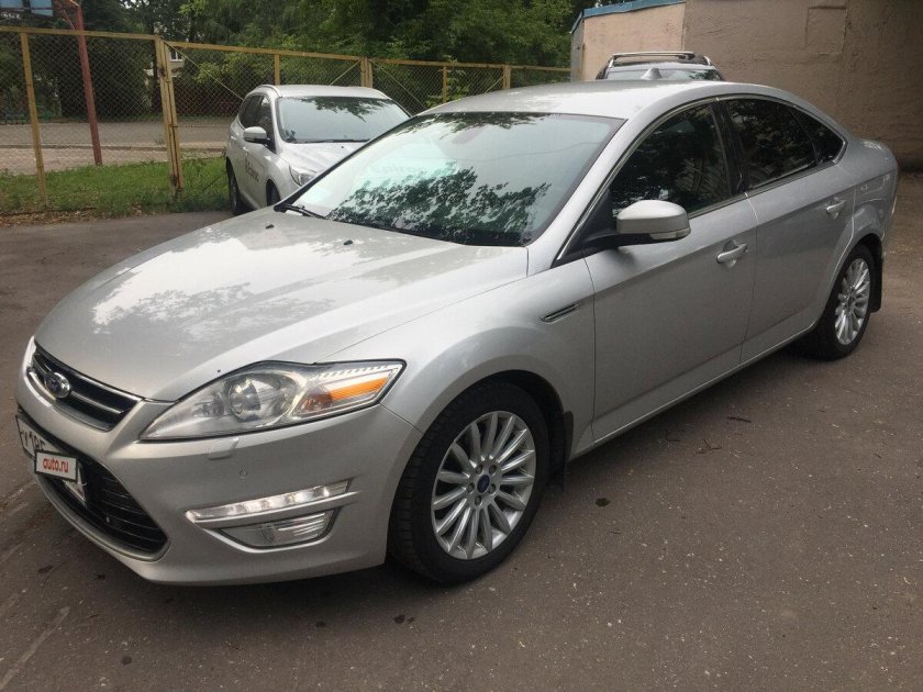Ford Mondeo 4 серебристая