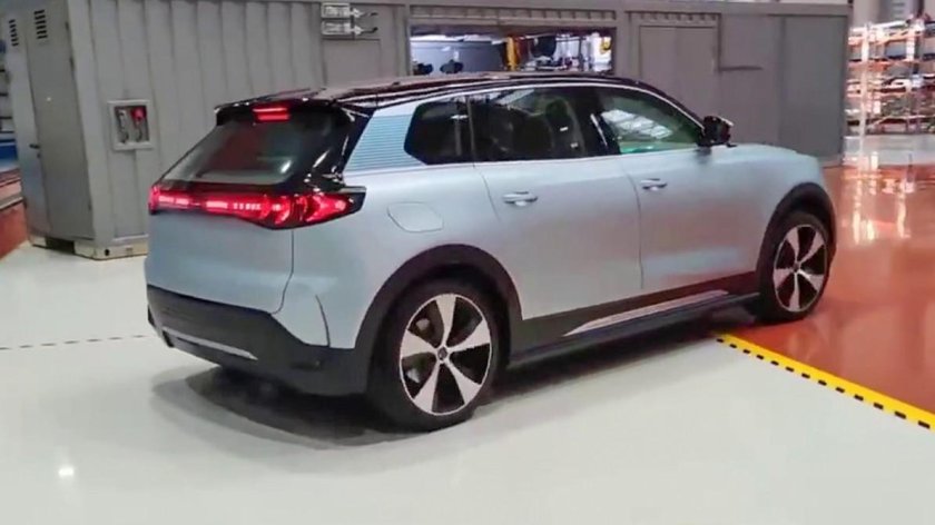 Электромобиль Алмаз Антей российский