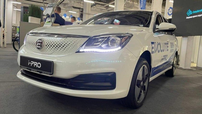 Электромобиль российского производства evolute