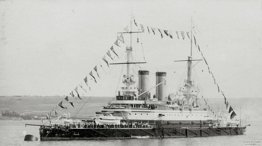 Броненосец три святителя