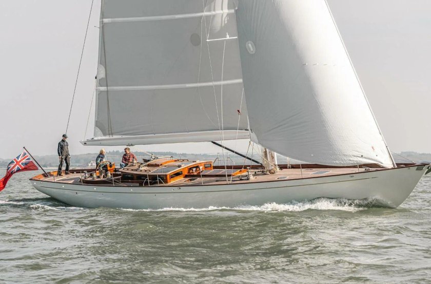 Парусная яхта Spirit 46