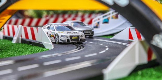 Гонки на радиоуправляемых машинках