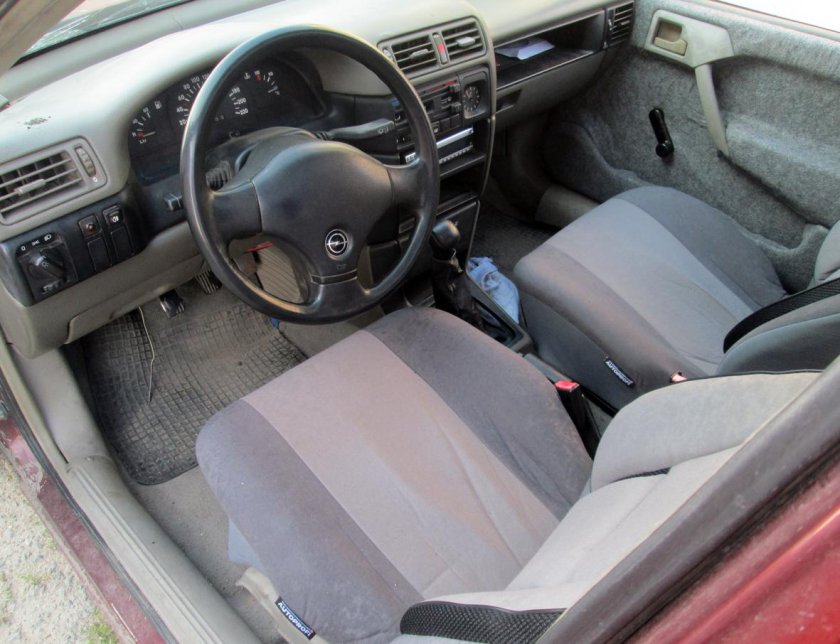 Опель Вектра 1991 салон