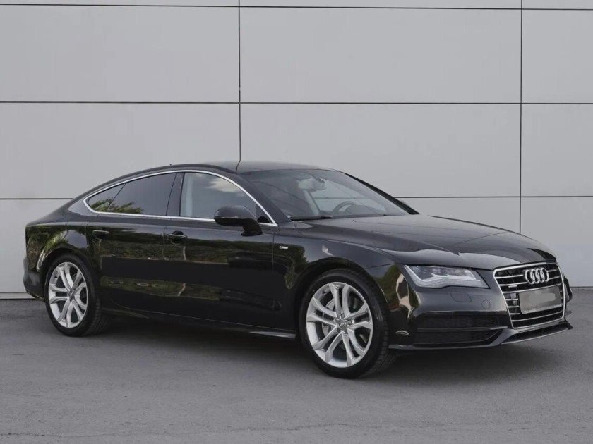 Audi a7 в ярком цвете