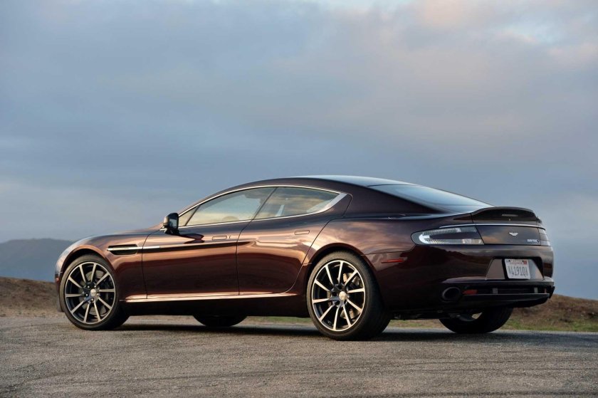 Астон Мартин Рапид