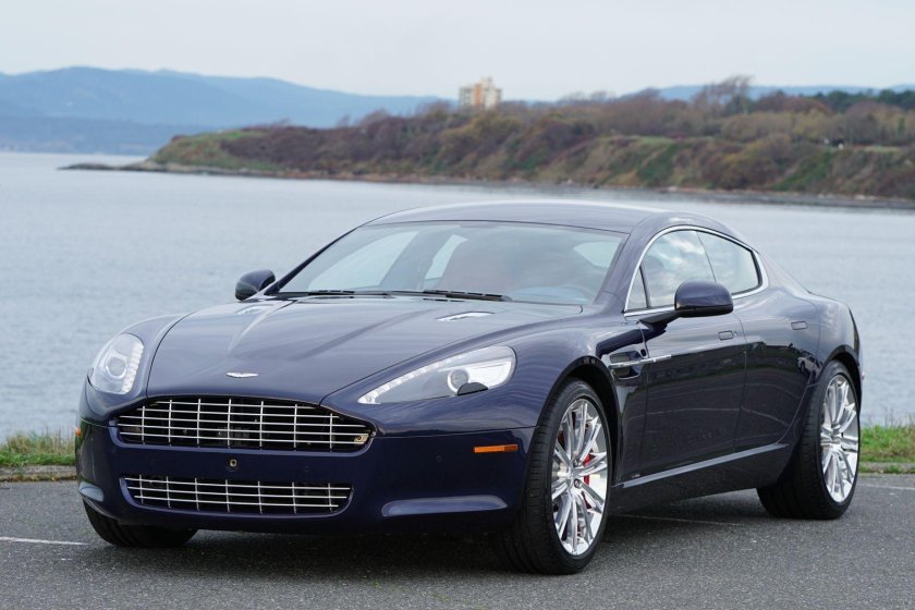 Астон Мартин Рапид