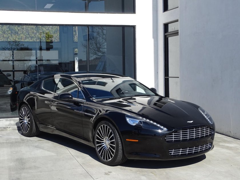 Астон Мартин rapide