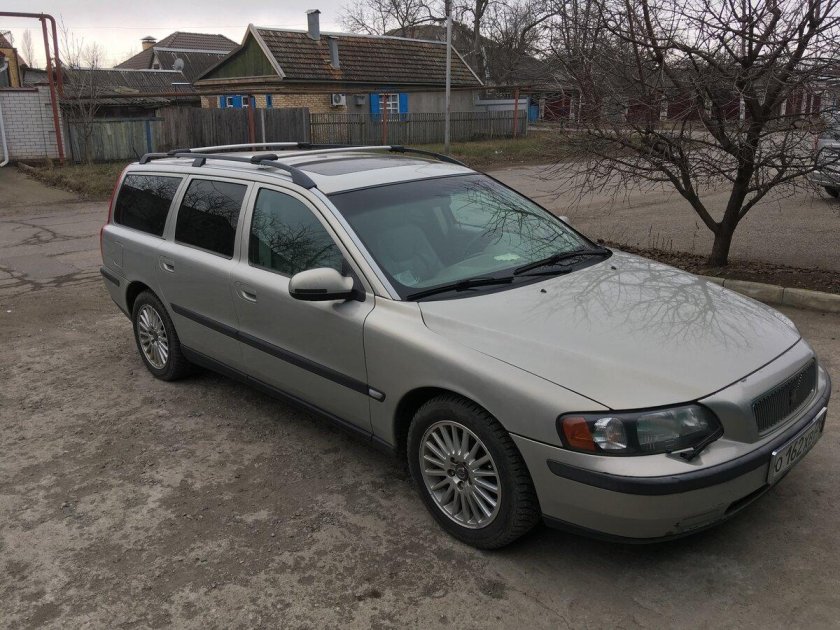 Вольво 2001 года