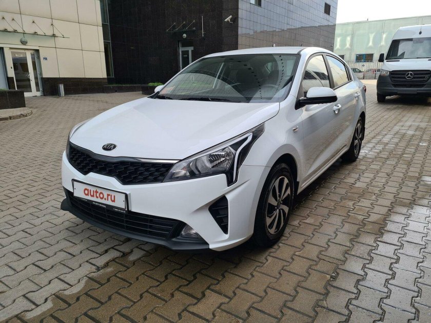 Kia Rio 2021 белый