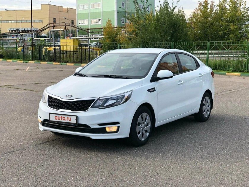 Kia Rio 2017 белый