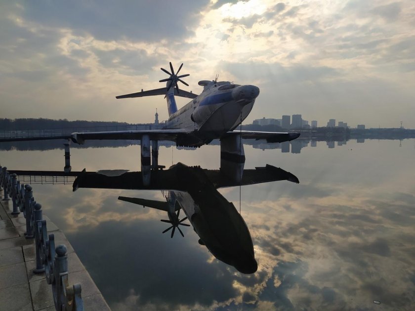 Лунь экраноплан