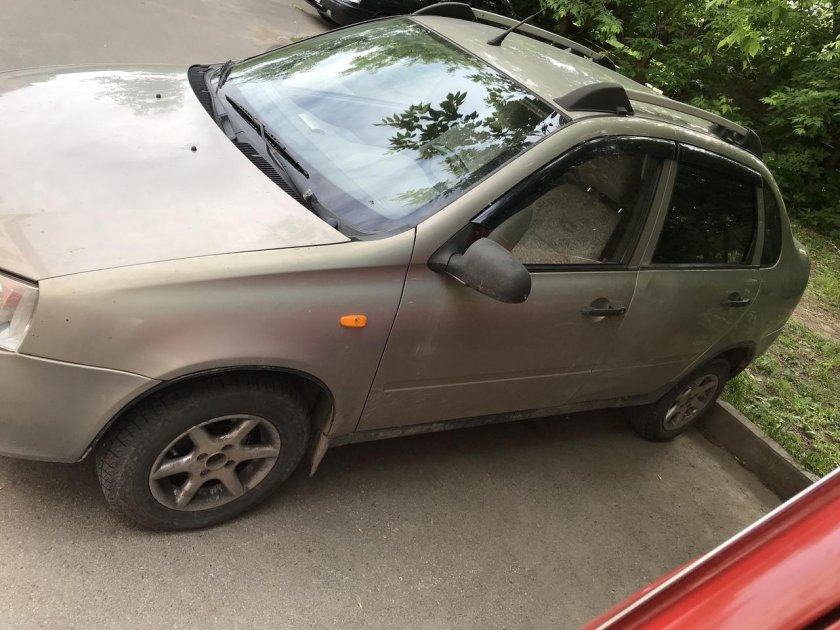 Калина 1 машина на ходу едит воит глушитель новый