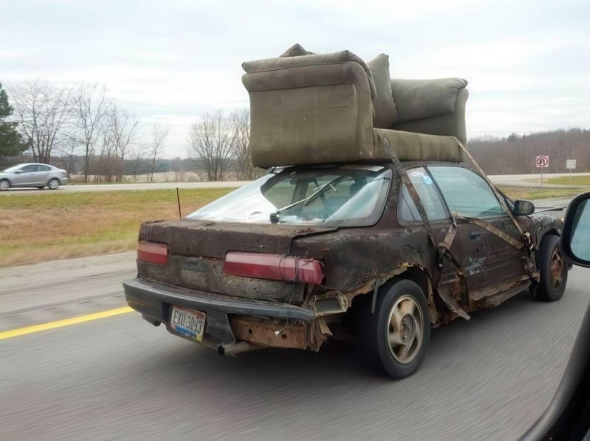 Разваливающаяся машина