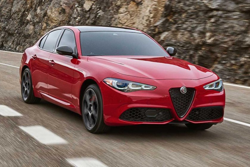 Alfa romeo giulia квадрифолио