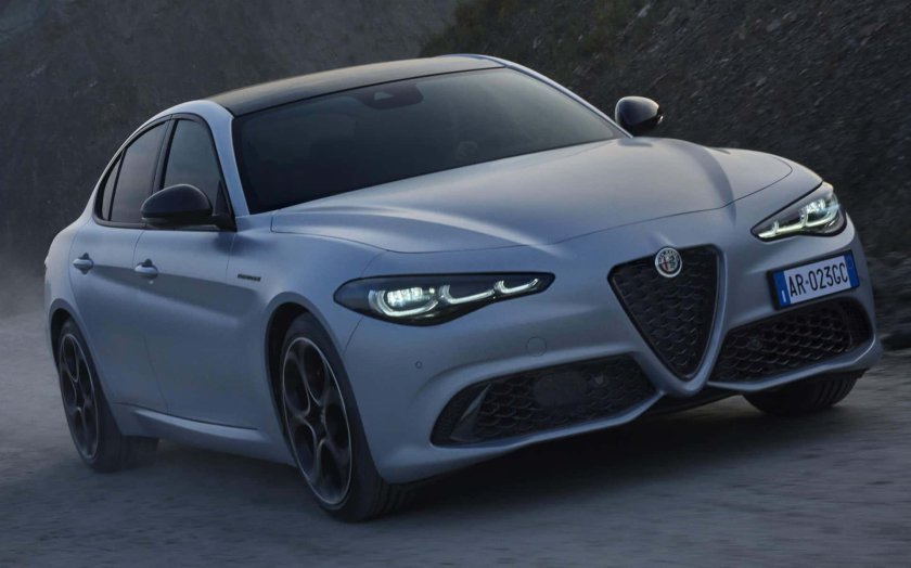 Альфа Ромео Джулия 2022