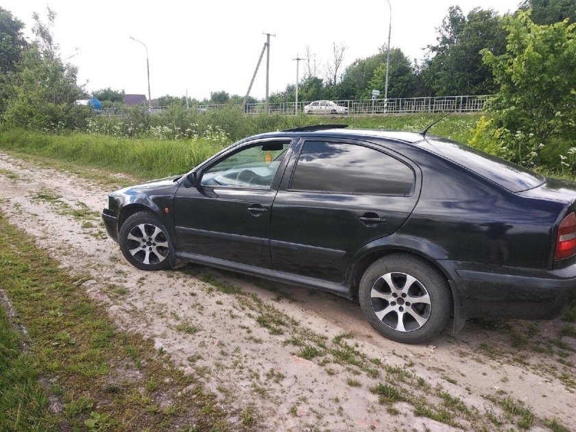 Тойота Авенсис 2004г