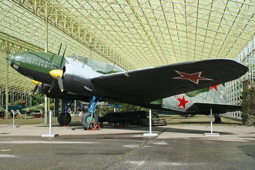 Ил-4 бомбардировщик