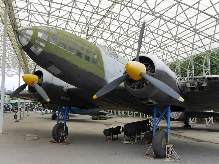 Ил-4 бомбардировщик