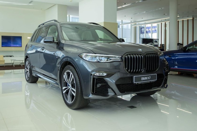 BMW x7 Арктический серый