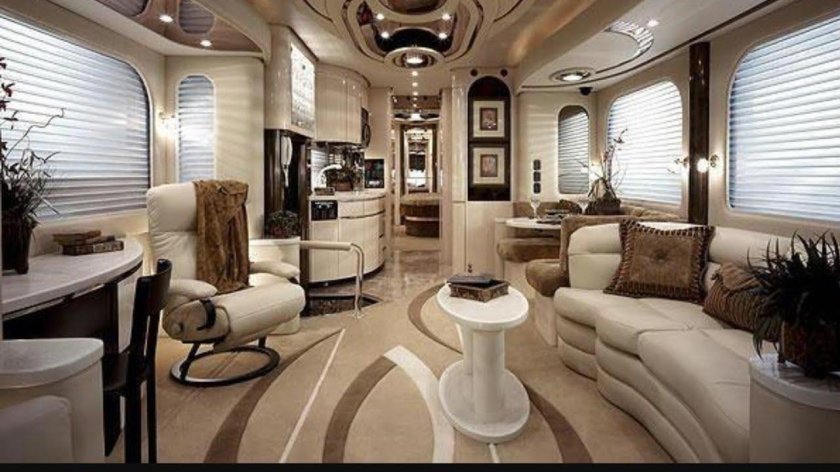 Автодом Featherlite vantare Platinum Plus