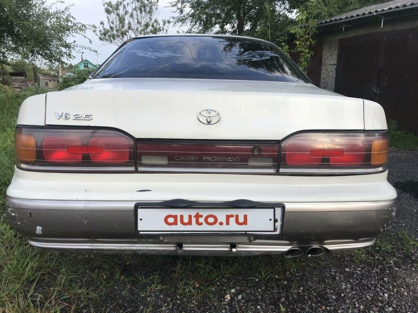 Toyota Camry prominent 1993