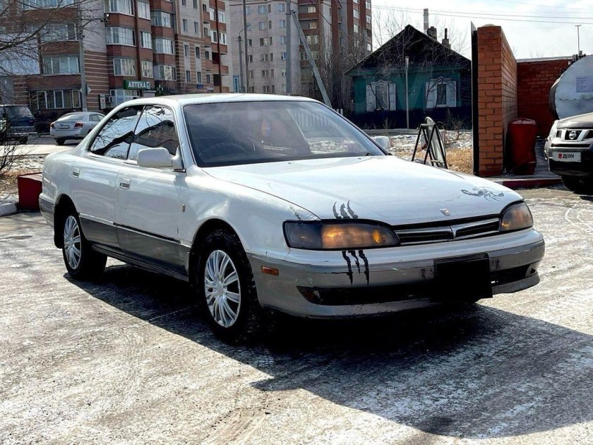 Toyota camry prominent. 1996