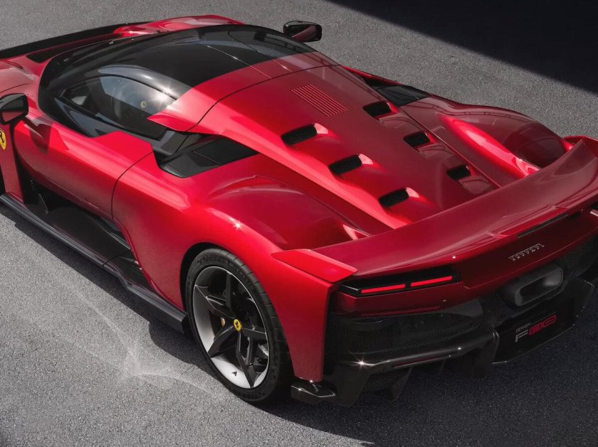 Автомобиль ferrari