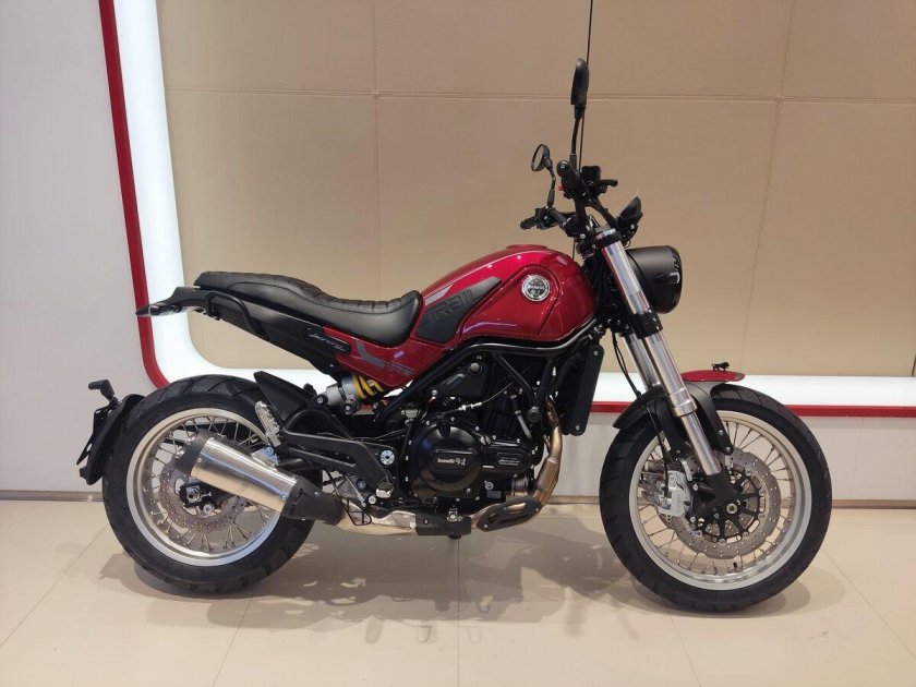 Benelli Leoncino 500 Trail