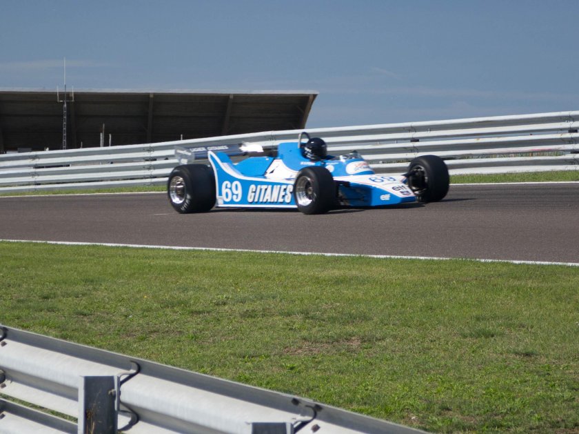 Ligier js11