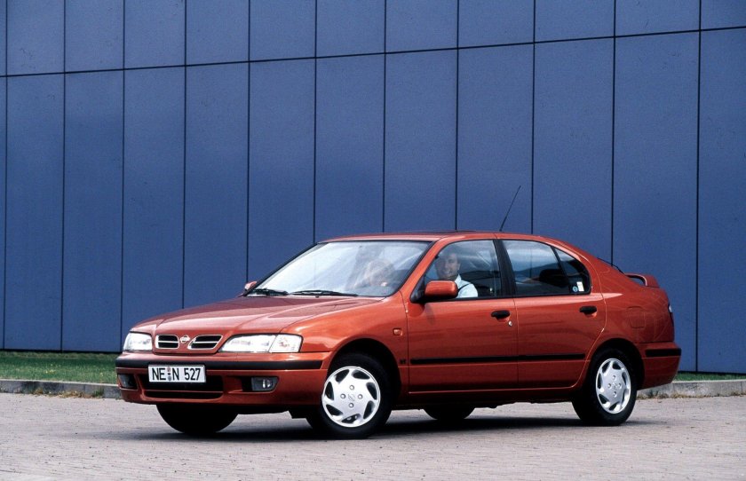 Nissan primera хэтчбек 1996