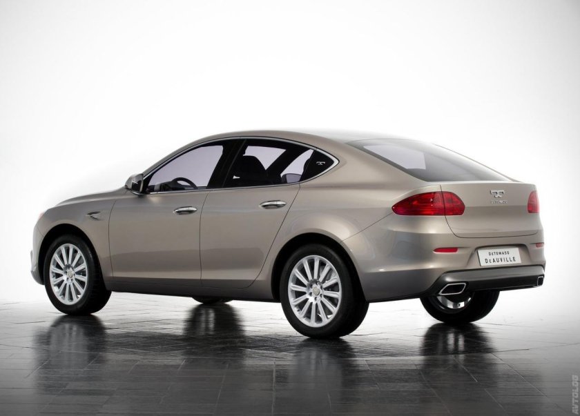 Авто ДЕТОМАЗО седан