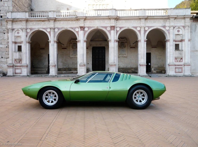 De Tomaso Mangusta
