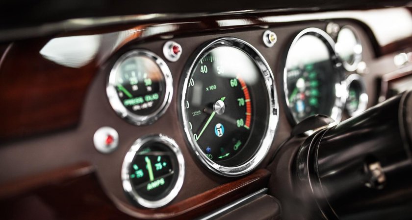 De Tomaso Deauville салон