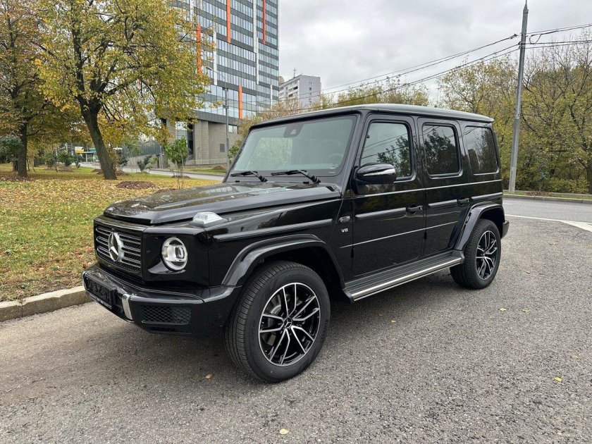 Mercedes benz g class 500