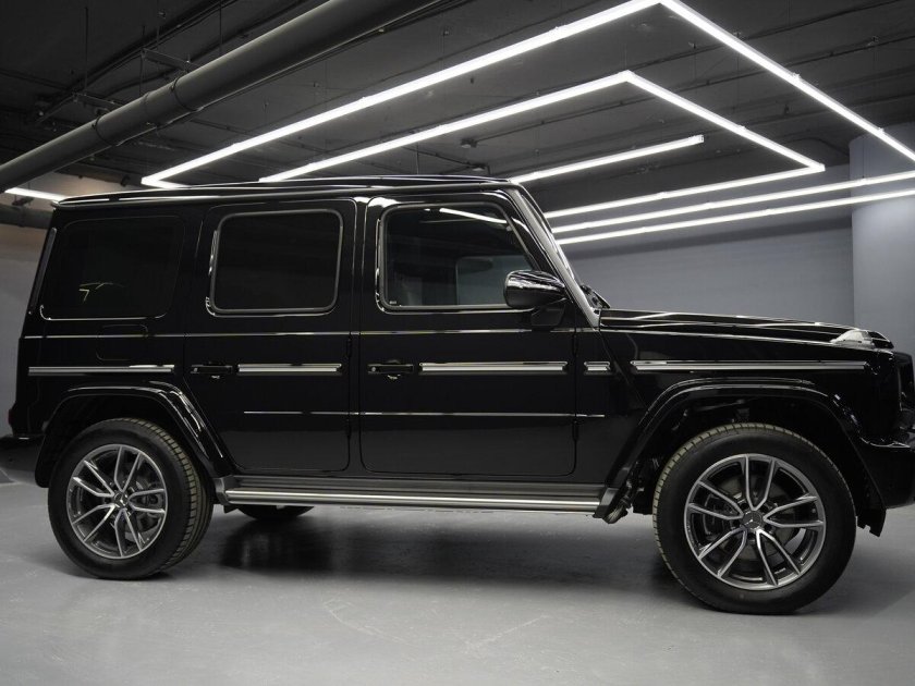 Черный мерседес бенц